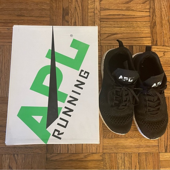 APL Shoes - APL Techloom Pro Sneakers in Metallic Black/White Size 6.5